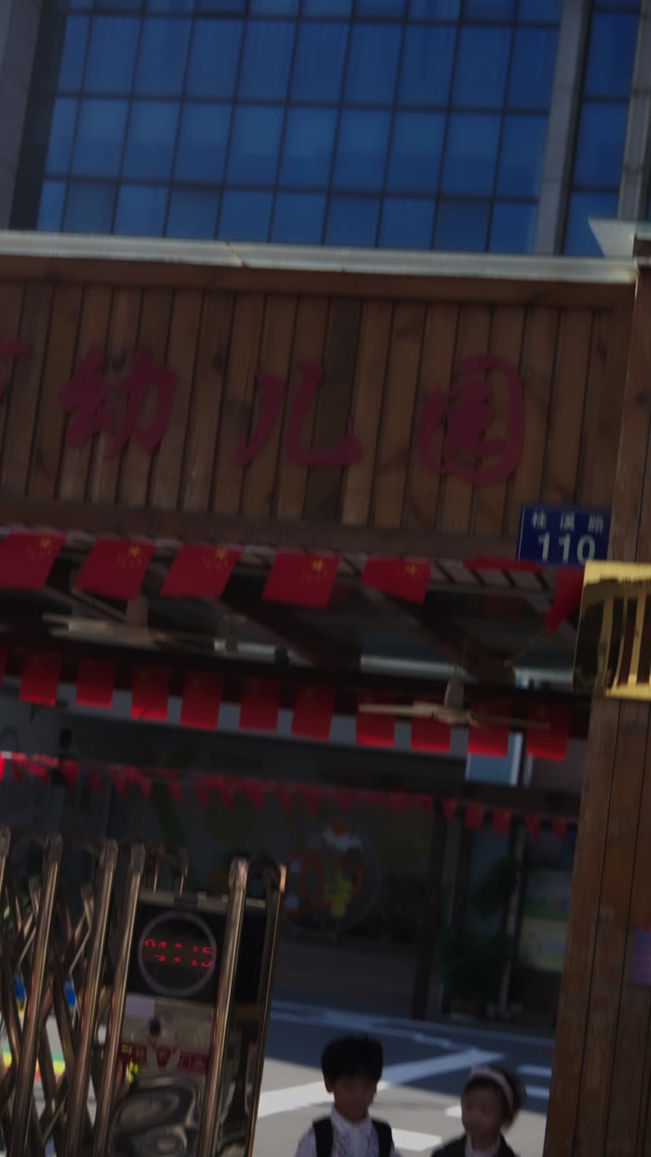 Bayi Wingman Online Bayi Kembar yang lucu