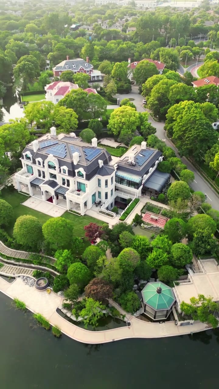 Pelayan Wanita Jadi Antagonis