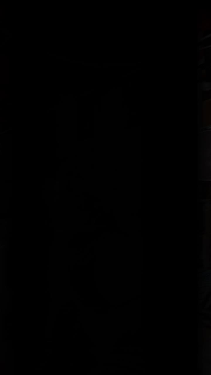 Supermarket Kiamat(Sulih Suara)