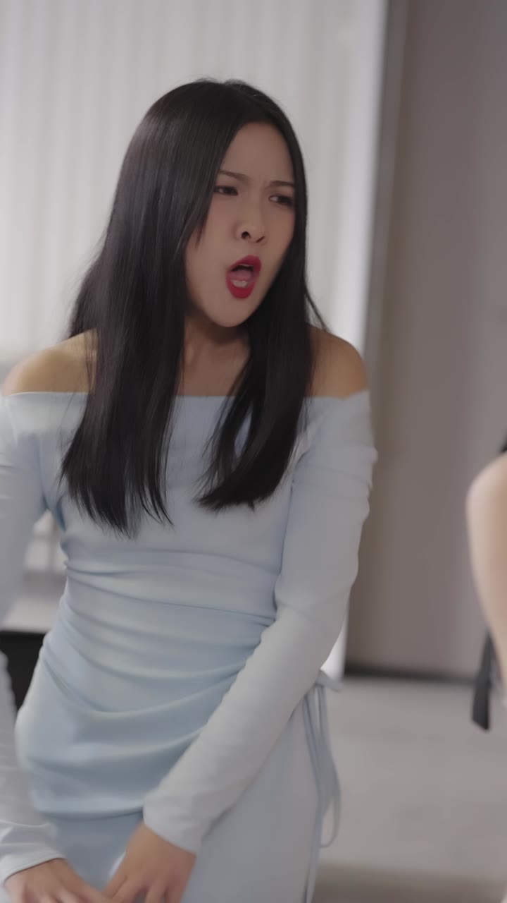 Bayi Wingman Online Bayi Kembar yang lucu