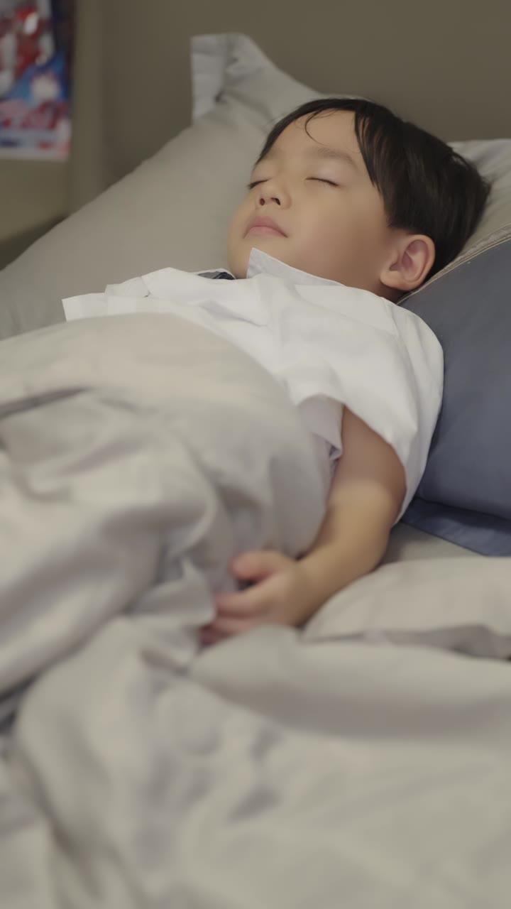 Bayi Wingman Online Bayi Kembar yang lucu