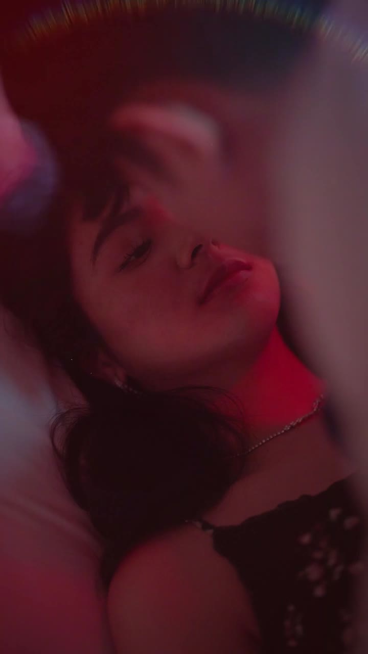 Cinta yang Dibangun di Atas Kebohongan